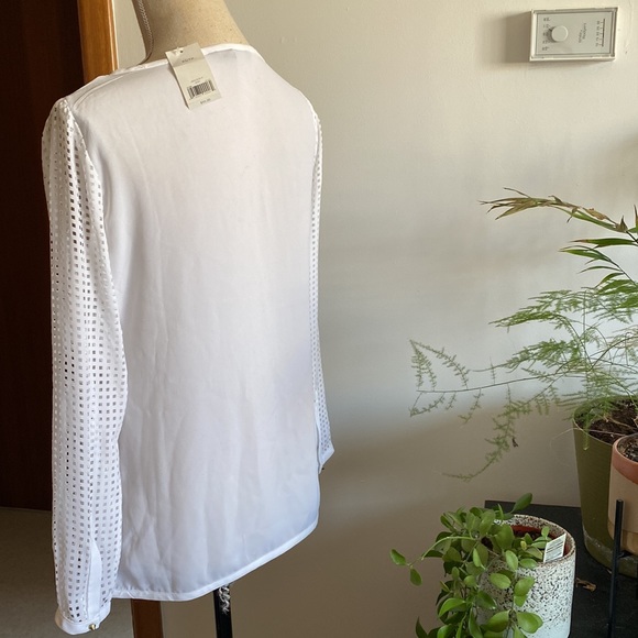 NWT gap perforated cotton long sleeve blouse size XS - Picture 4 of 4